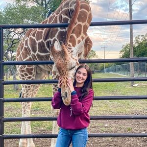 Meet your Posher, Hannah